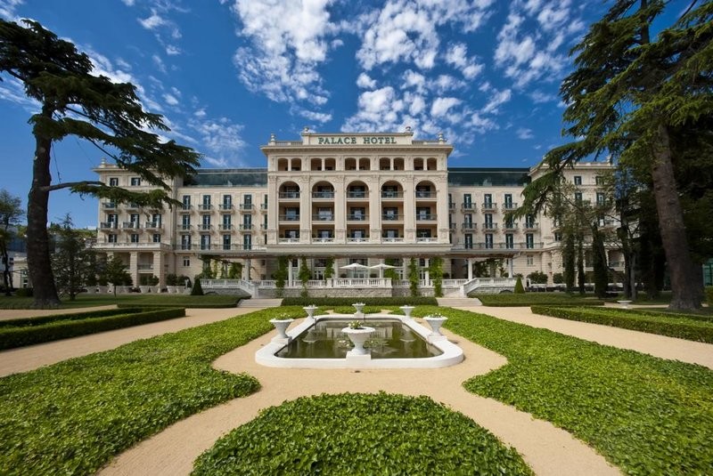 Kempinski Palace